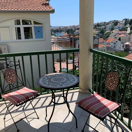 Knez Aparthotel *