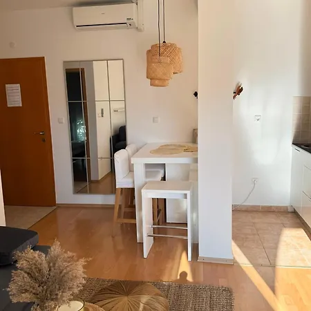 Knez Apartahotel Okrug Gornji